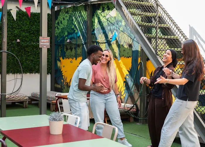 Ostello WOT Patio Social Lisbona